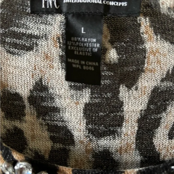 INC animal print sweater with detail at neckline size L - Picture 2 of 4
